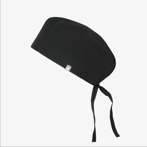 FIGS Black Modern Classic Scrub Cap